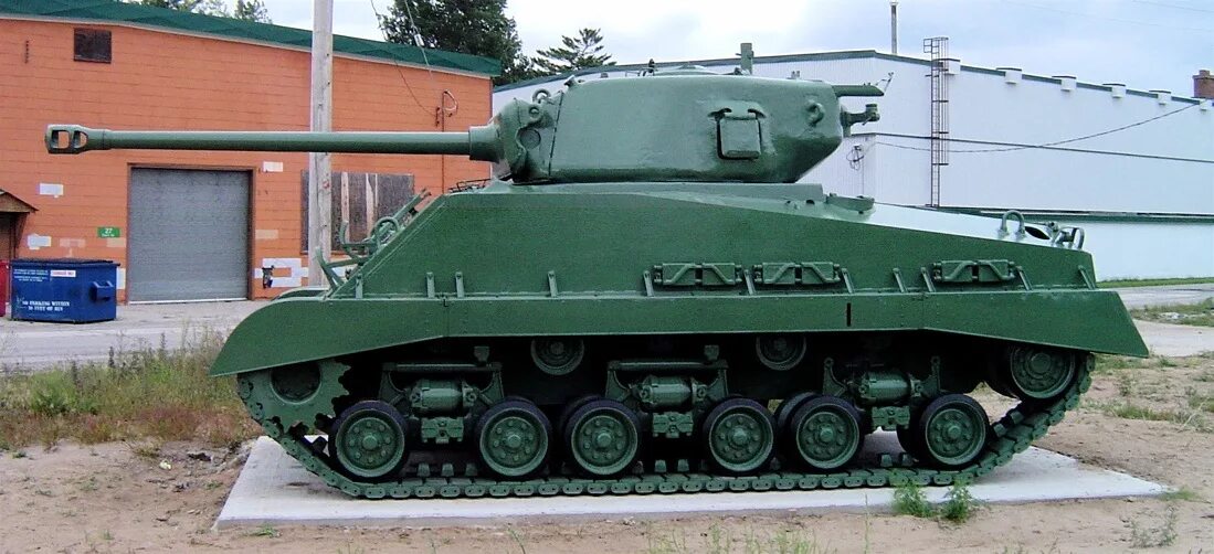 Шерман m4a3 76w HVSS. М4 Шерман боком. Шерман с башней т 34. Танк м4 боком.