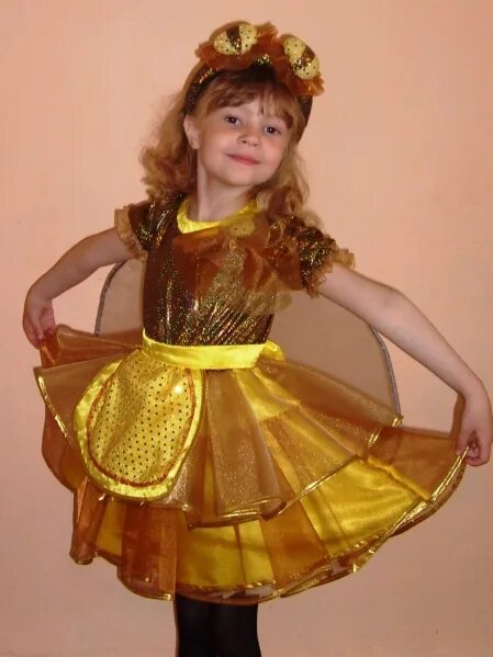 Детский костюм муха цокотуха. Костюм мухи цокотухи для девочки. Костюм мухи цокотухи для девочки. Муха муха цокотуха костюм. Костюм мухи цокотухи.