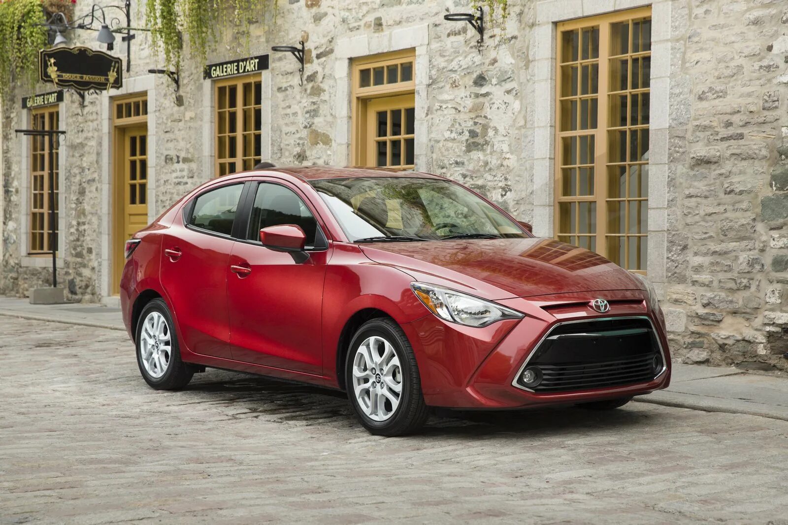 Тойота Ярис седан 2016. Тойота Ярис седан 2017. Toyota Yaris 2016 седан. Тойота Ярис седан 2017 года. Автомобили 2016 2017 года