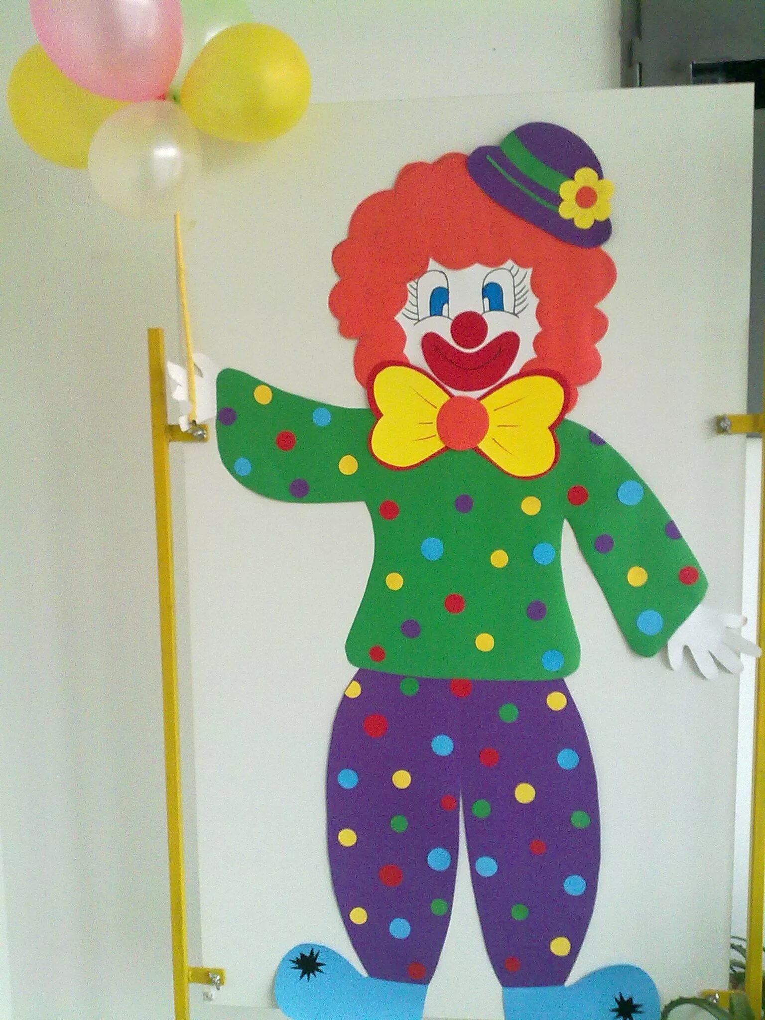 игрушка дергунчик клоун из картона. игрушка своими руками дергунчик клоун из бумаги. подвижные игрушки из картона. поделка клоун для детей. объемный клоун из картона.