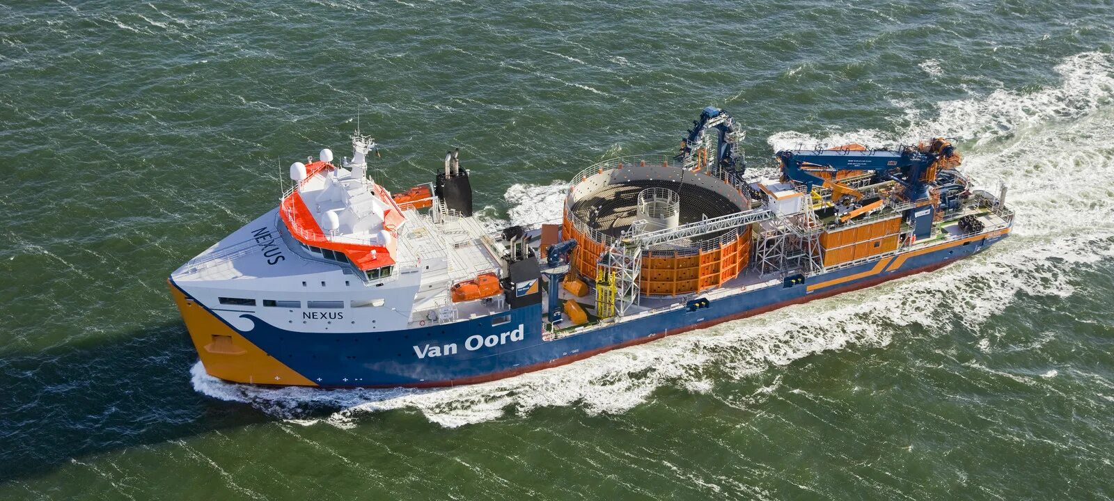 Cable layer vessel. Cable layer судно. Cable laying. Волоконно-оптические линии связи. Van oord судно.