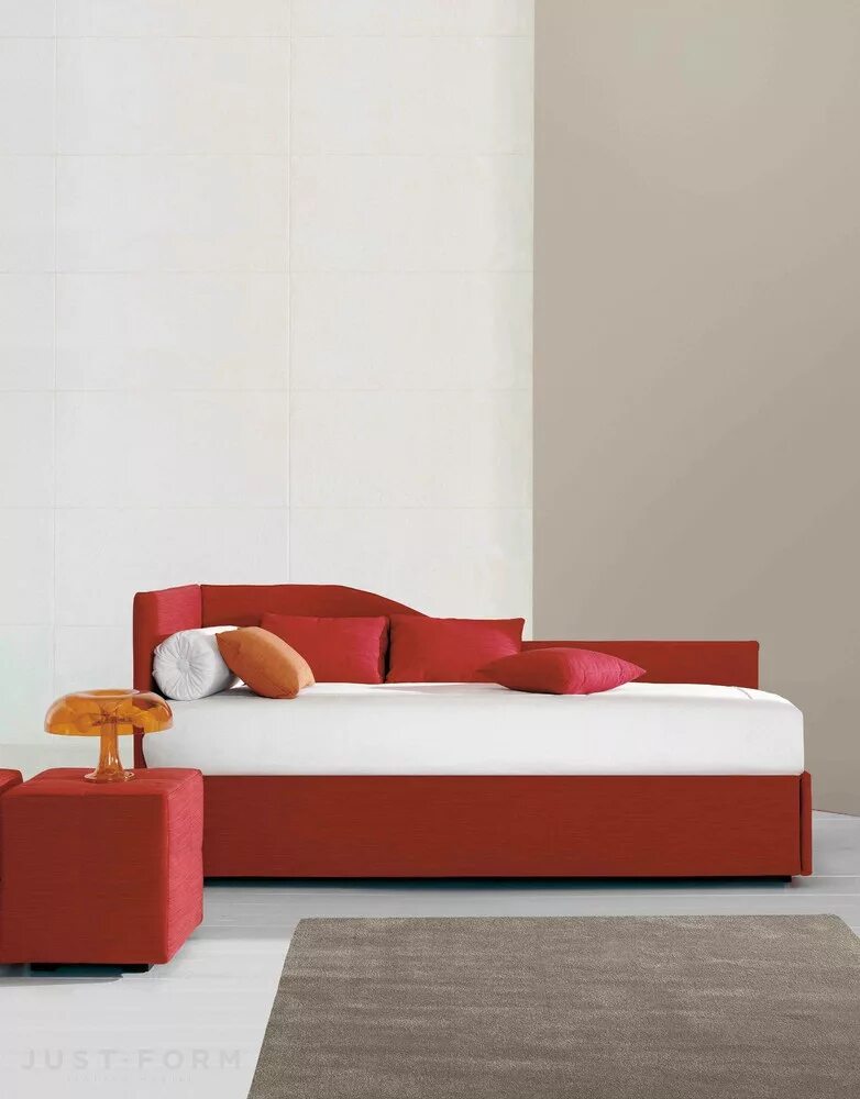 Кровать италия испания португалия со склада. Кровать bonaldo. Кровать волпи джульетта. Algodon blanco покрывало. Barnini oseo richmond мебель.