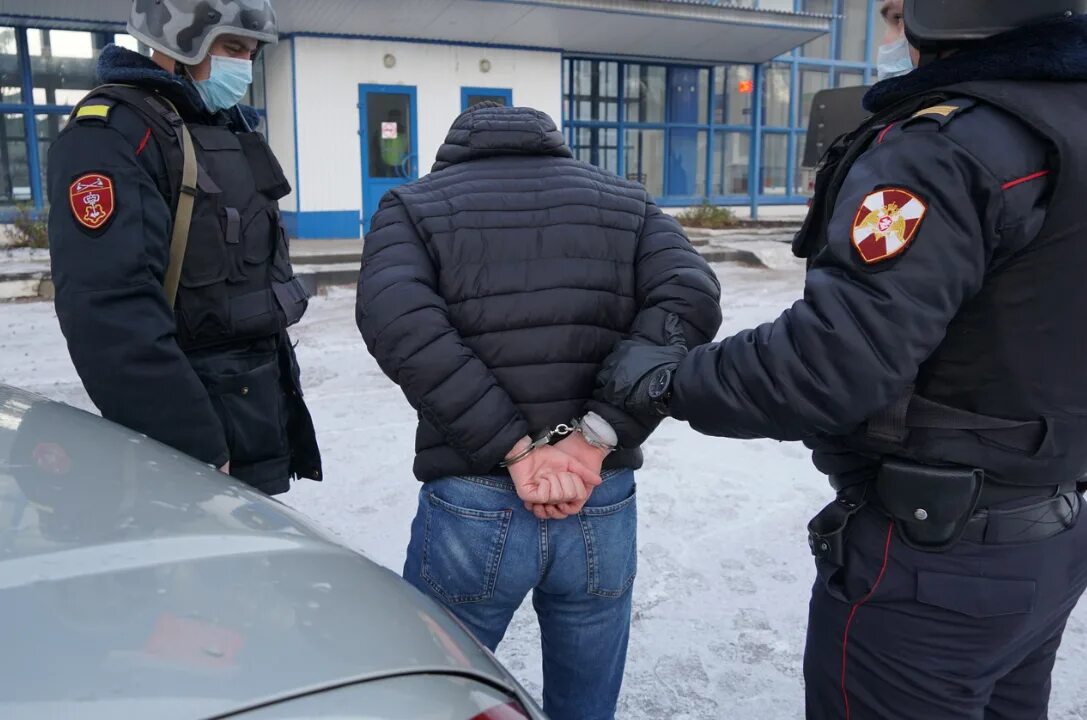 Статья 21 закона о росгвардии. Полномочия росгвардии. Росгвардия имеет право задерживать. Имеют ли право сотрудники росгвардии проверять документы на улице. Росгвардия имеет право задерживать.