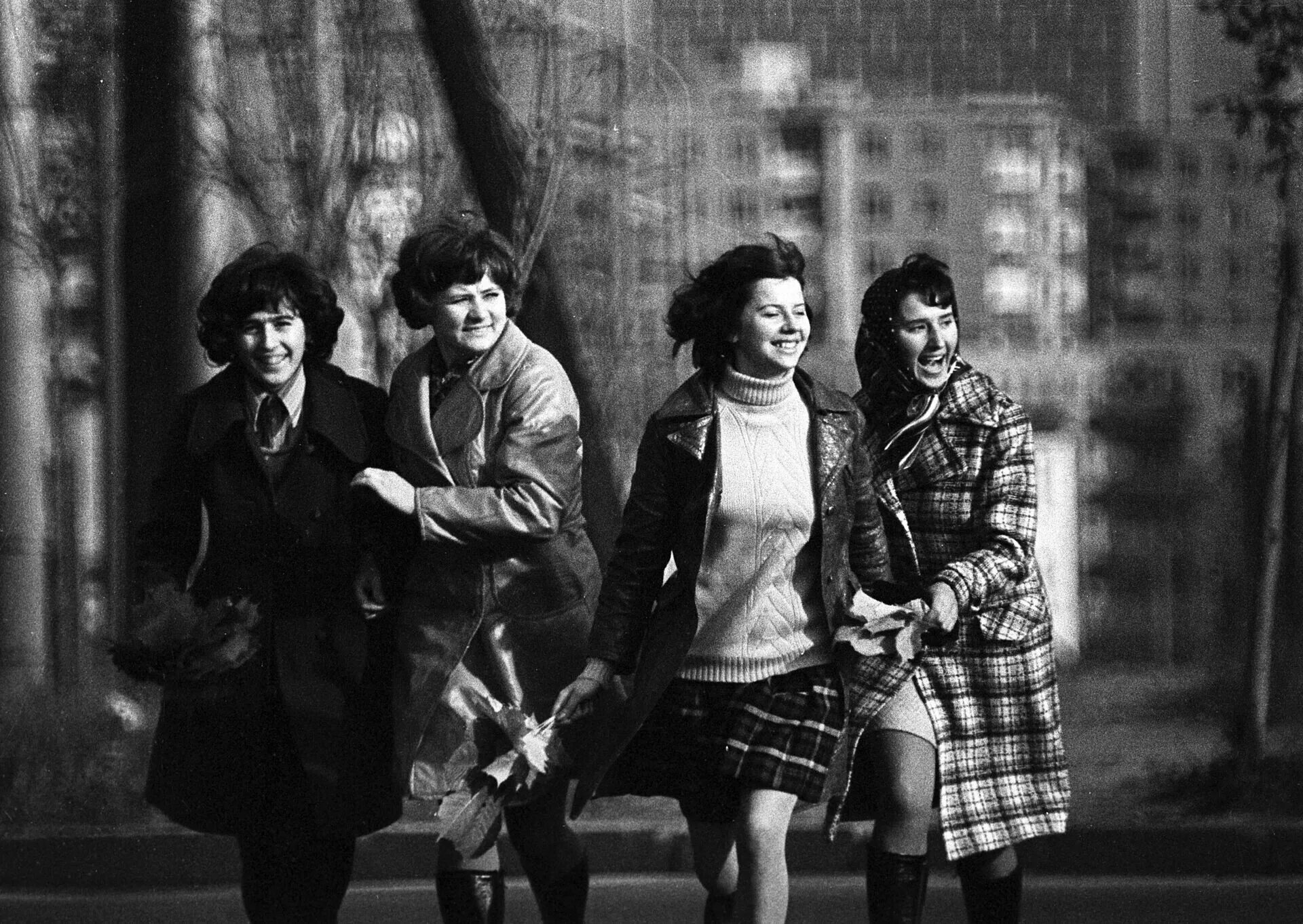Жизнь 80х. 60е СССР молодежь. Молодежь 70-80 годов. Молодежь в 70-е годы. Советские девушки.