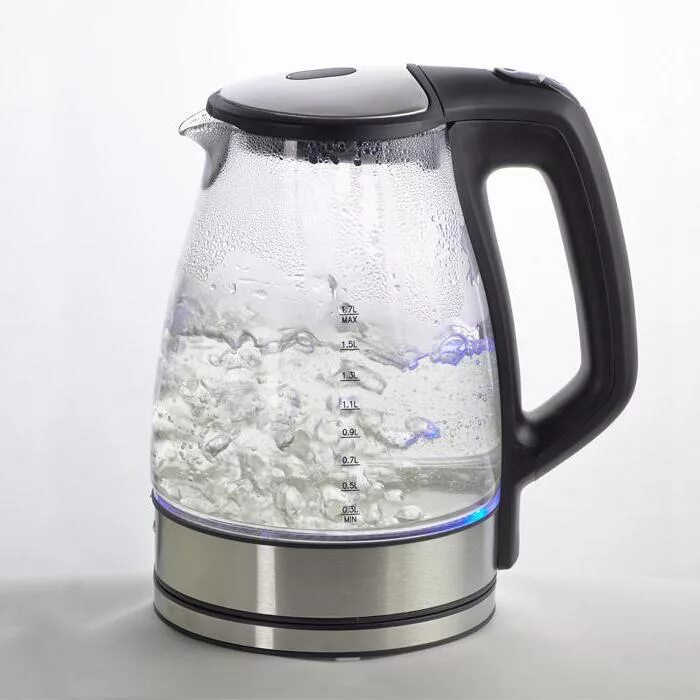 Вскипятить воду в чайнике. Кипячение воды. Чайник электрический прозрачный. Чайник с кипяченой водой. Кипяченная вода или кипяченая.