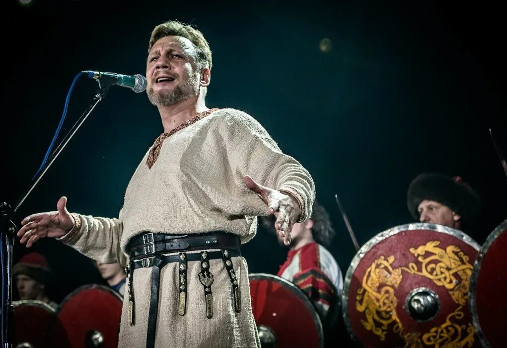 Русский музыкальный фольклор. Русский народный ансамбль. Гармонист в поле. Родина россия картинки. Музыкальный фольклор.