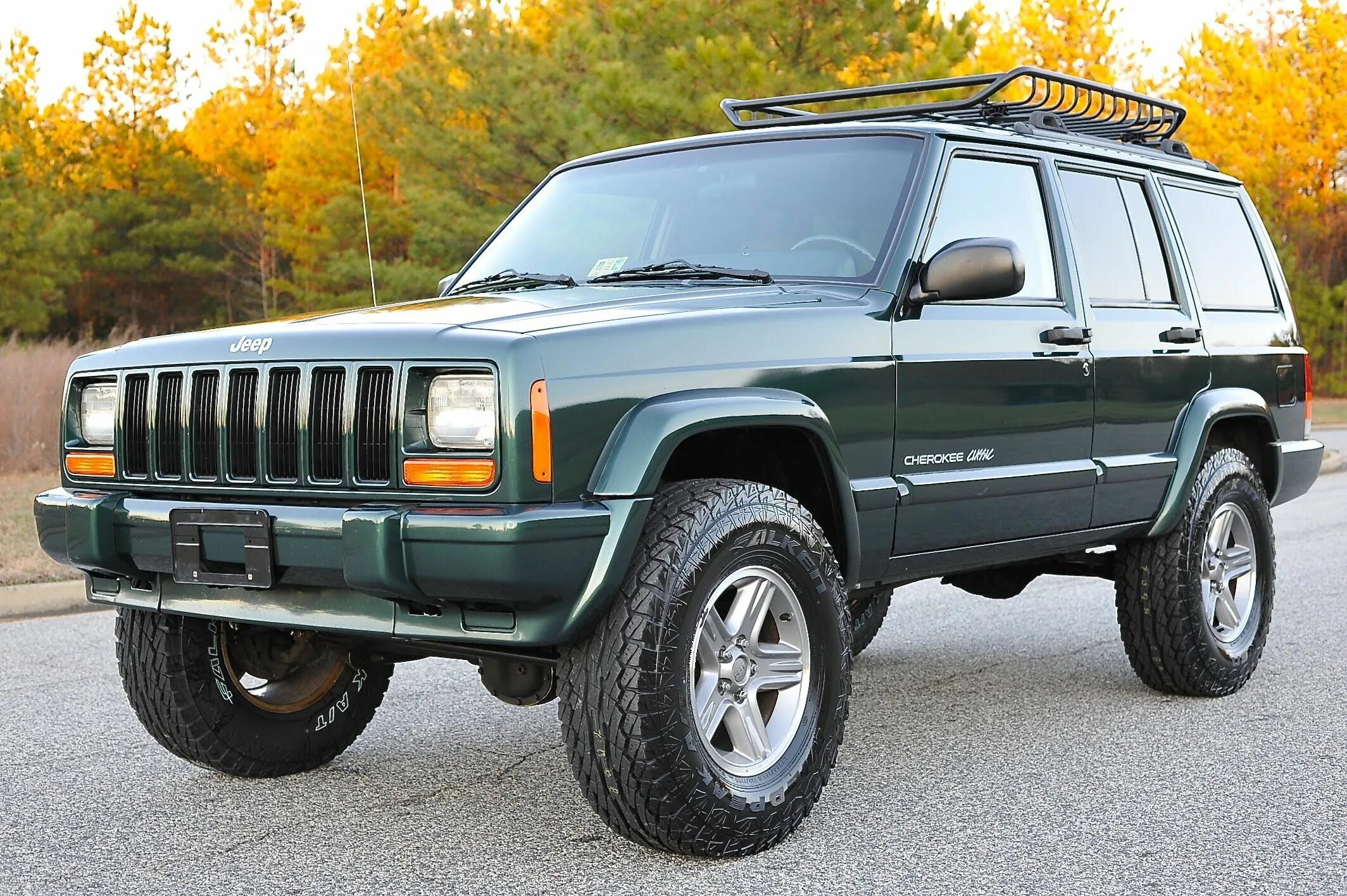 Оцинкованный внедорожник. Jeep Cherokee XJ 2000. Jeep Grand Cherokee XJ. XJ - Cherokee 2000. Jeep Cherokee II (XJ).