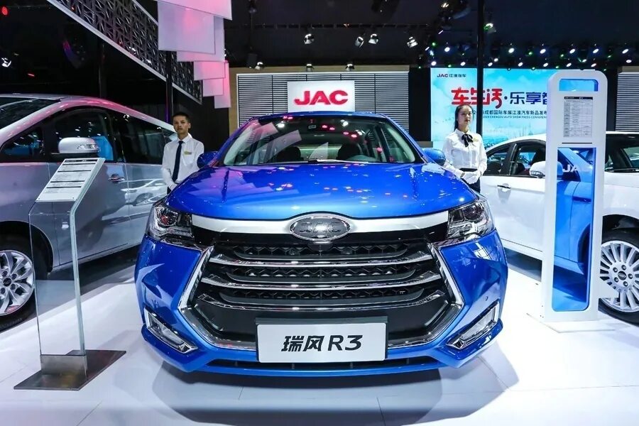 Какой купить автомобиль в 2024 году китайский. Китайские автомобили 2022 JAC. JAC седан 2022. JAC Москвич 2022. Китайская машина JAC 2022.