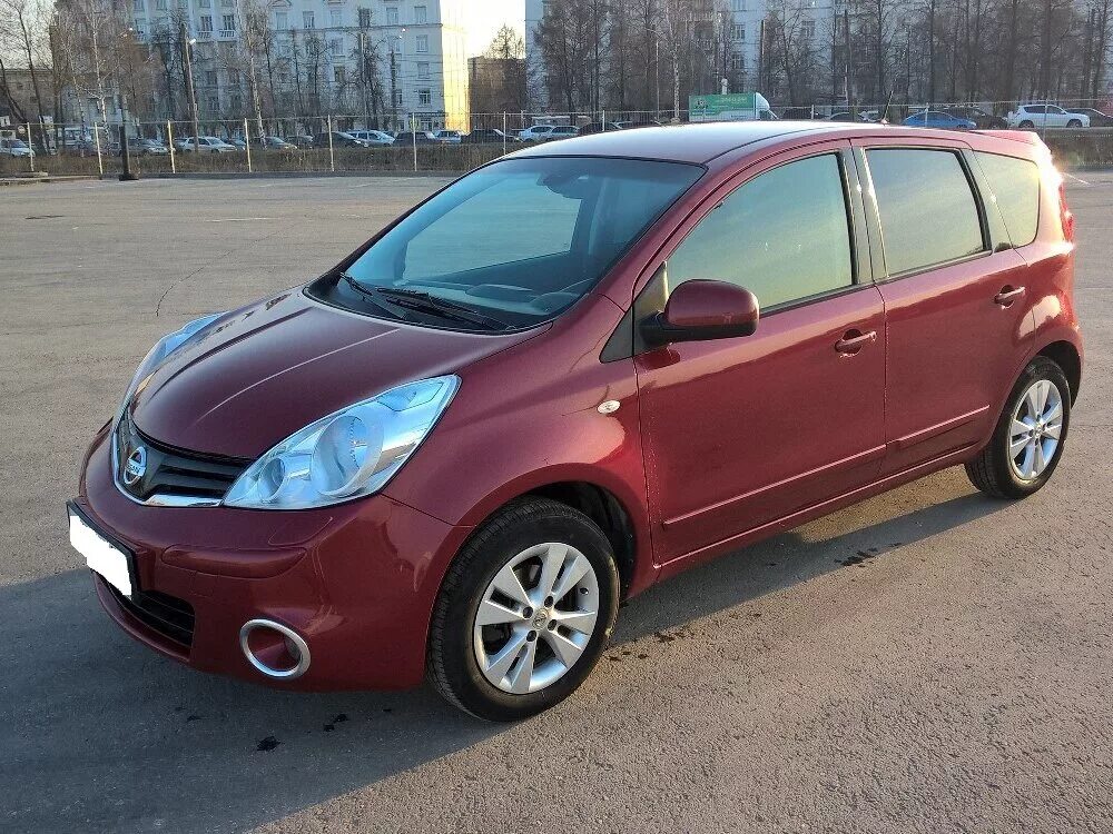 Ниссан ноут красноярске. Nissan Note 2012. Ниссан ноут красный 2012. Nissan Note 1.5 2012. Nissan Note 2012 1.8.