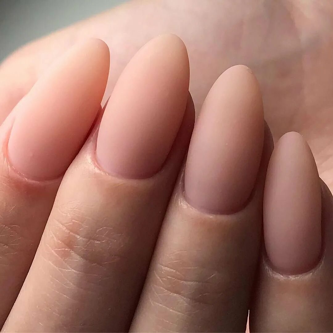 ногти нюдовые оттенки миндаль. ногти нюд квадрат 2022. нюдов. нюдовый маникюр 2022 миндаль. нюдов.