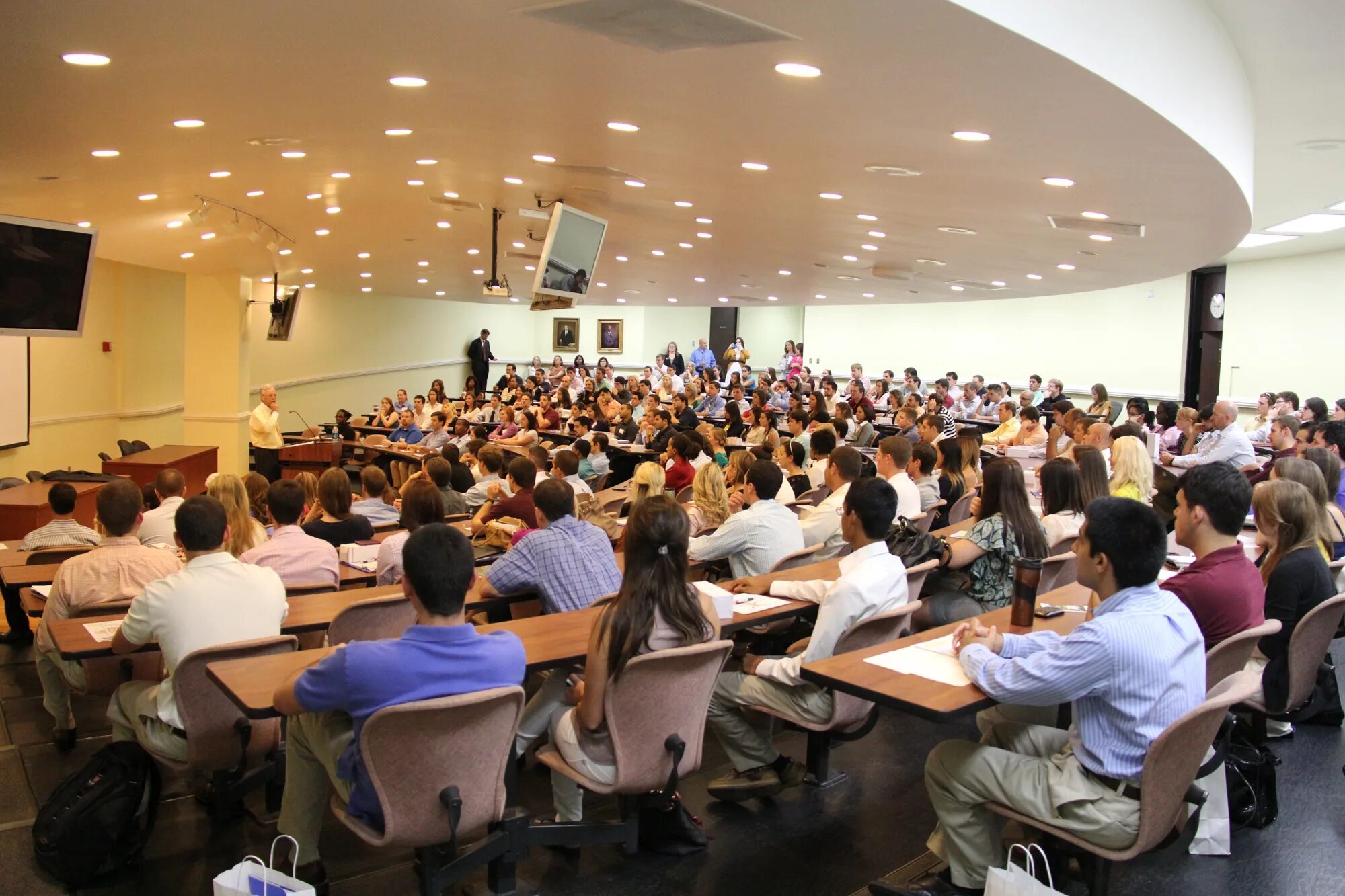 Students conference. Лекция в университете. Семинар в университете. Университетская лекция. Семинар исследование.