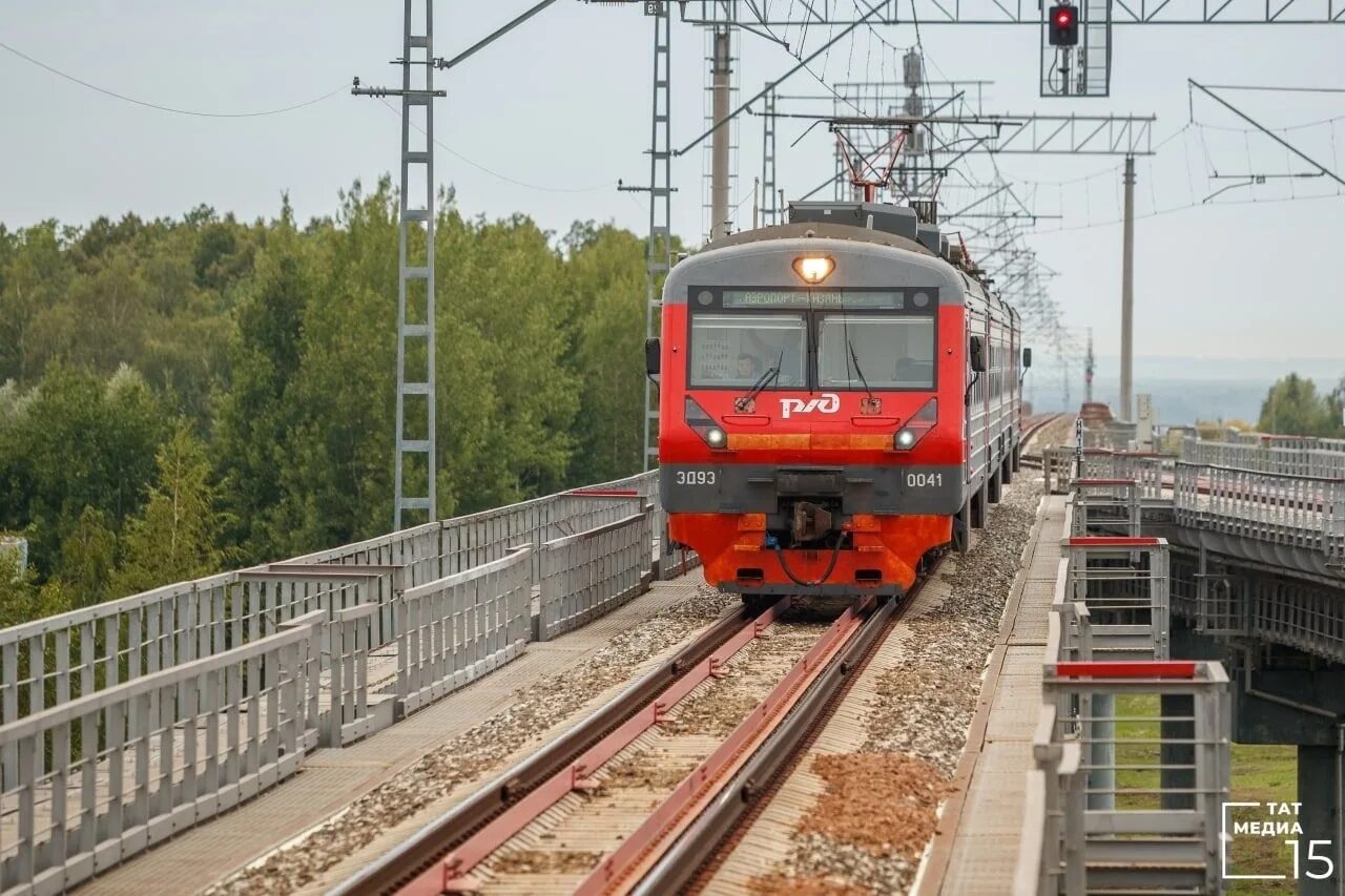 Электричках дол юдино. Станция Албаба. Албаба Казань электричка. Пригородный поезд. Электричка Казань.