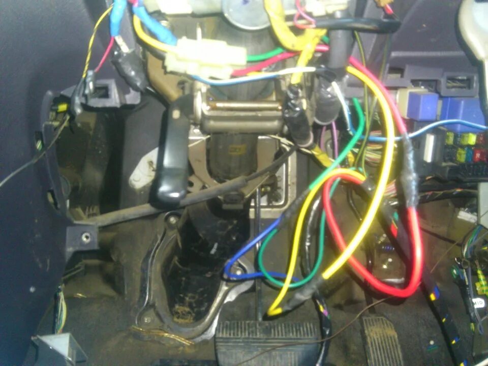 Старлайн при автозапуске крутит стартер а не заводится. Старлайн при автозапуске крутит стартер а не заводится. Старлайн долго крутит стартер. Старлайн долго крутит стартер. Сигналка моргает.