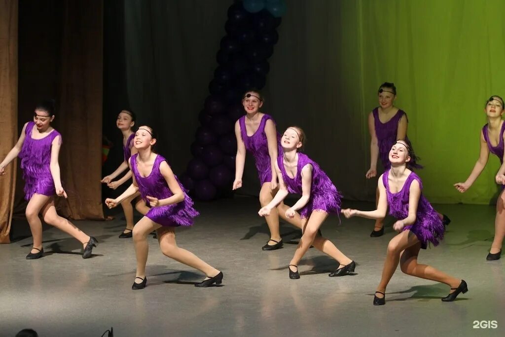 Студия карусель. Студия карусель. Хореографическая студия в твери. Студия карусель. Эстрадная студия карусель.
