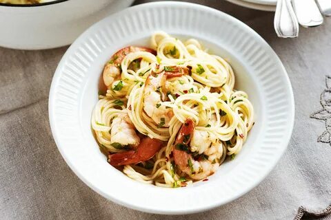 Паста с чесночным соусом