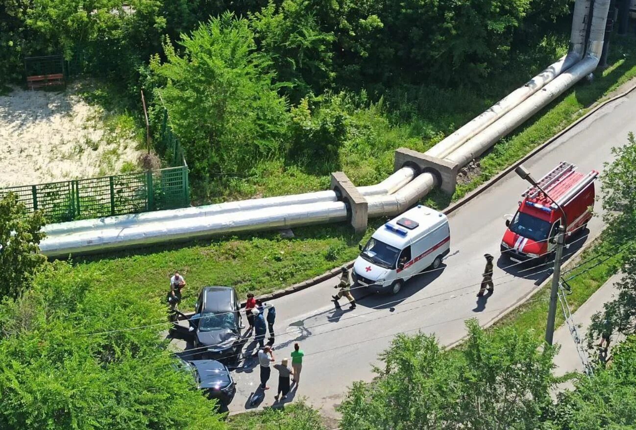 Вписаться в поворот. Бавлы. Смоленск нахимова школа дорога фото знаков. Николай островская астрахань. Дтп островского.