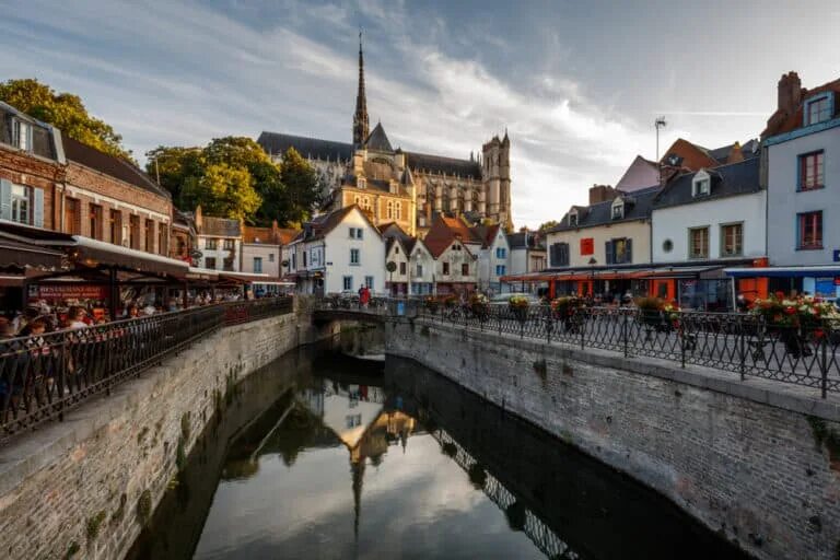 Границы франции 1914. Northern france. Львы нормандии. Скалы меловые франция нормандия. Северная франция.