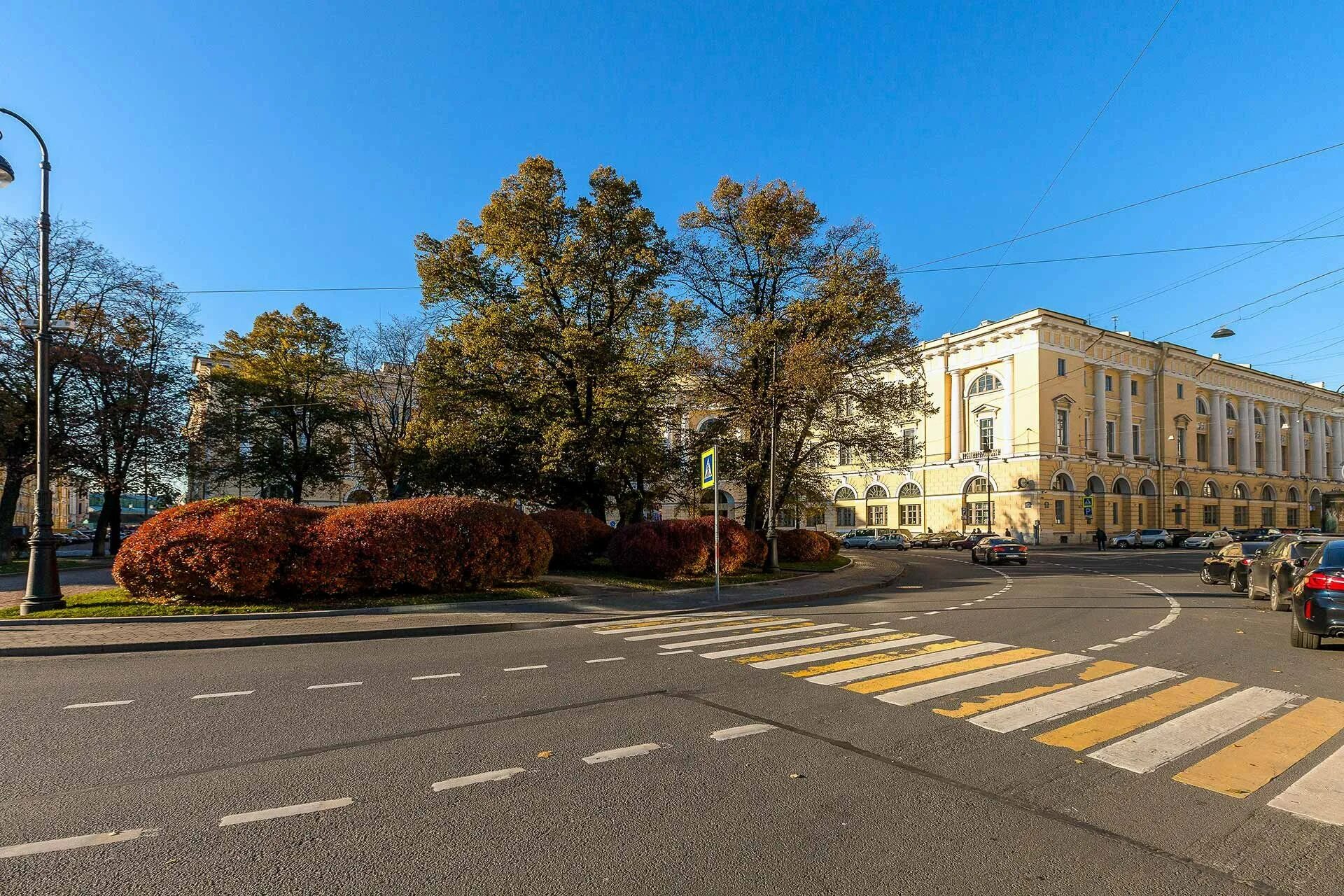 Ломоносовский сквер Санкт-Петербург. Площадь Ломоносова в Санкт-Петербурге. В Петербурге площадь Ломоносова. Сквер и площадь в Ломоносове.