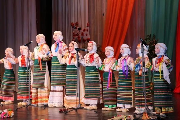Кц москворечье ансамбль жаворонки. Поздравление на с юбилеем 20 ансамбля жаворонушки. Музыкальный ансамбль жаворонок. Ансамбль жаворонки. Ансамбль жаворонки черемхово.