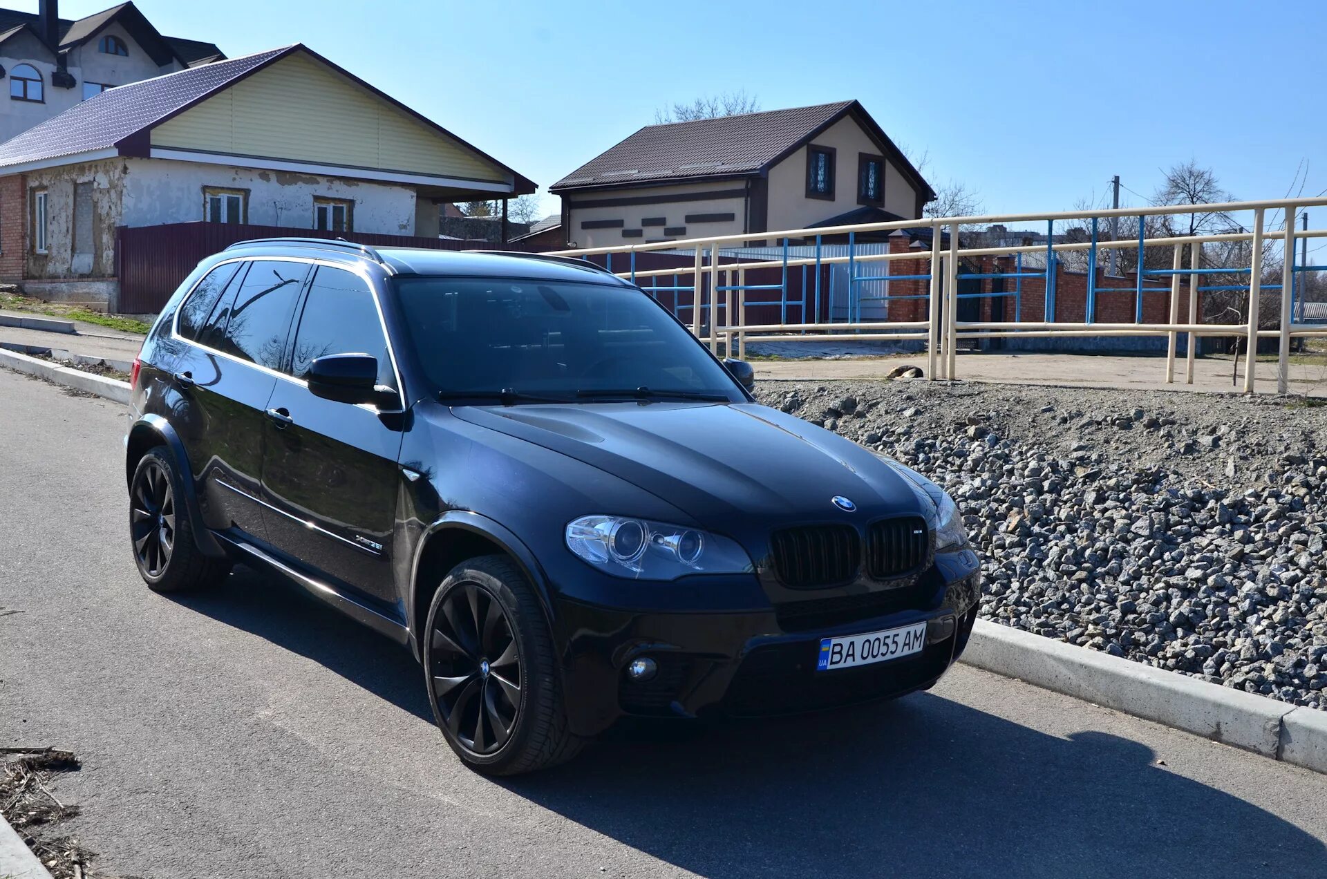 Куплю х5 е70 дизель. BMW x5 e70 темно синий. БМВ x5 e70 в m пакете. BMW x5 e70 старый кузов. BMW x5 e70 черный.