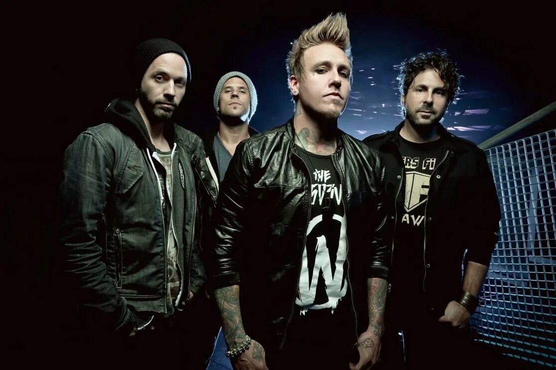 Papa roach leave. Группа Papa Roach. Группа Papa Roach 2000. Papa Roach 2021. Papa Roach 2005.