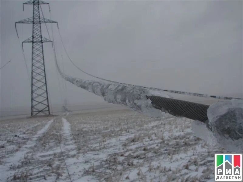 Изоляторы 110 кв. Гололед на проводах. Гололед на линиях электропередачи. Гололед на линиях электропередачи. Обледенение проводов лэп.