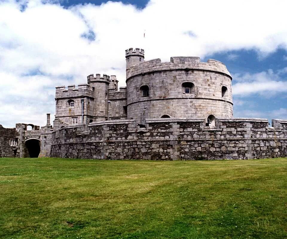 Крепости древности. Англия замки средневековья. Замок Гравенстен. Замок крепость Форт в Англии. Форт Каркасон крепость.