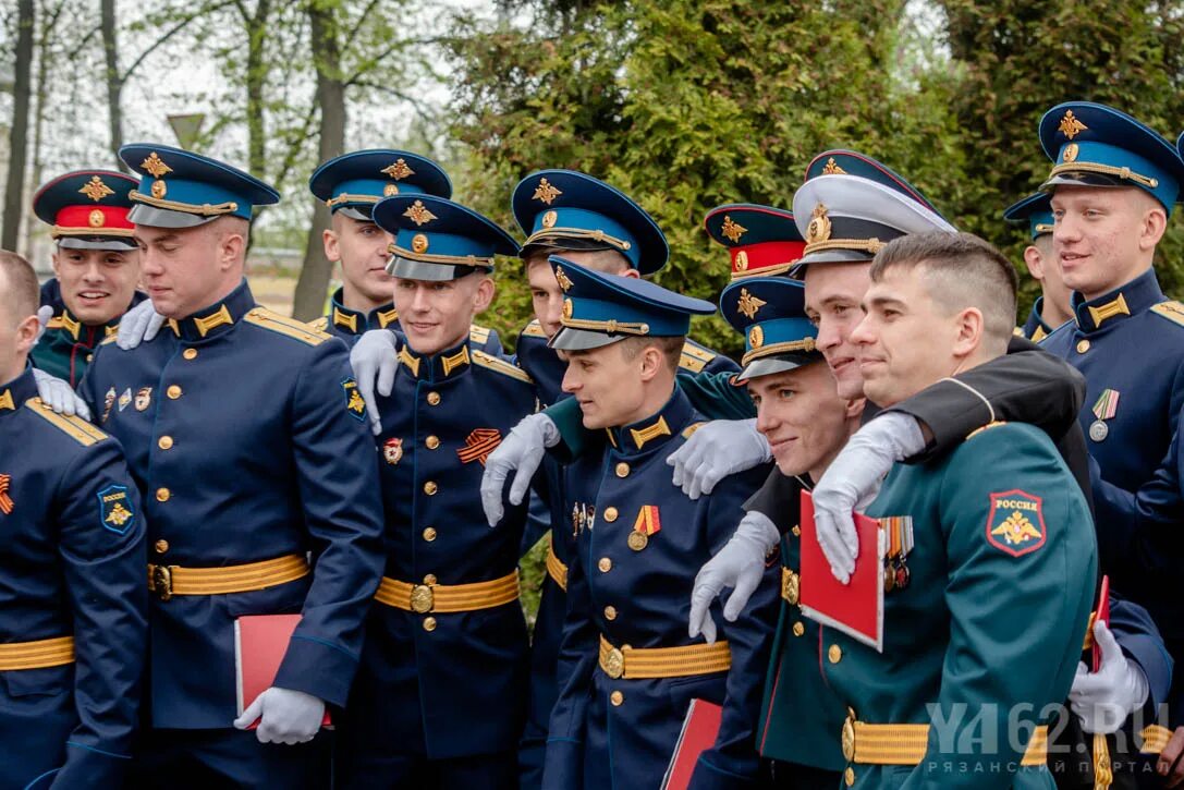 Сайт воздушно десантного училища. Рязань ВДВ училище. Курсанты Рязанского училища ВДВ. НВВКУ 2022. Курсант НВВКУ 2020.