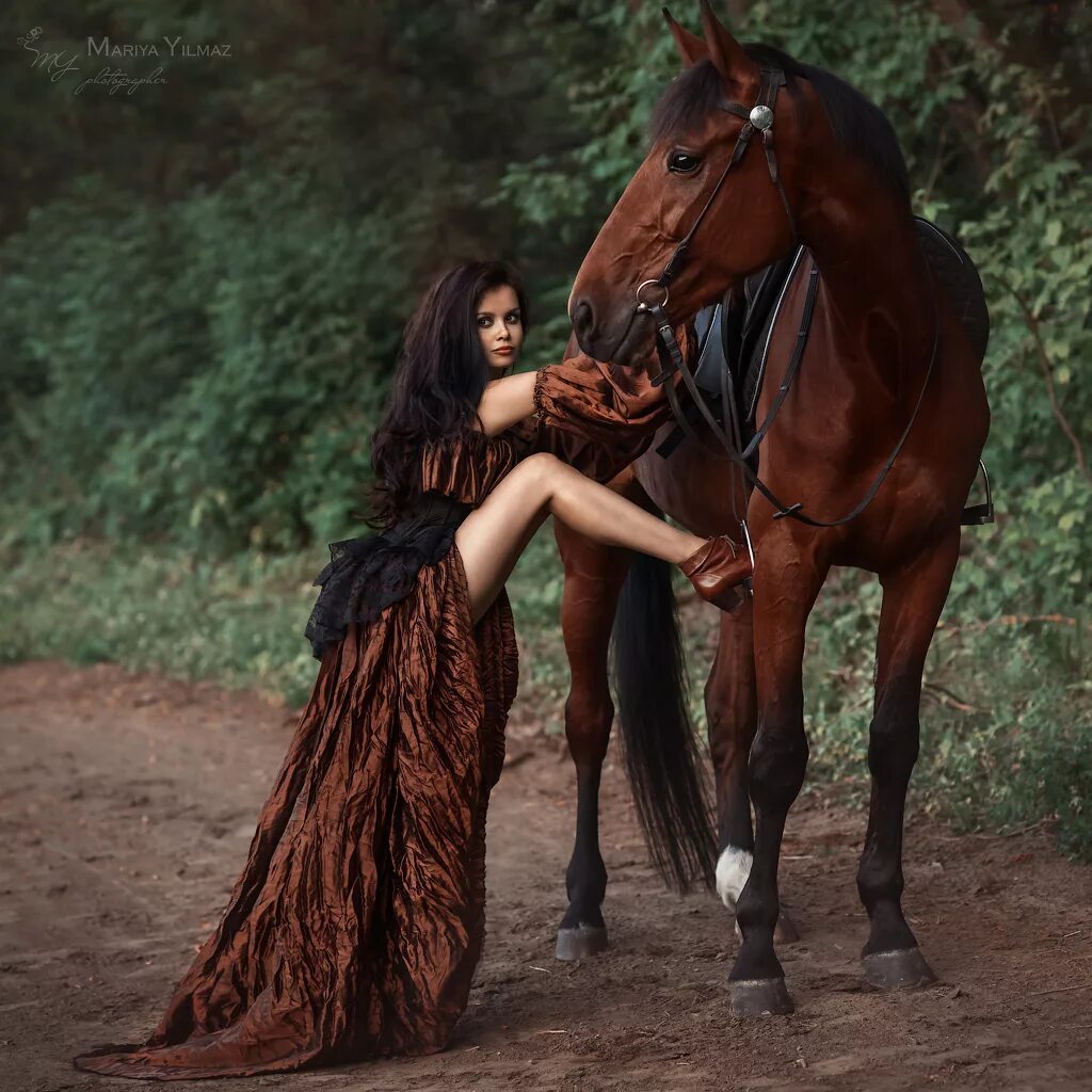 женские кони. девушка с лошадью. женские кони. девушка с лошадью. женские кони.