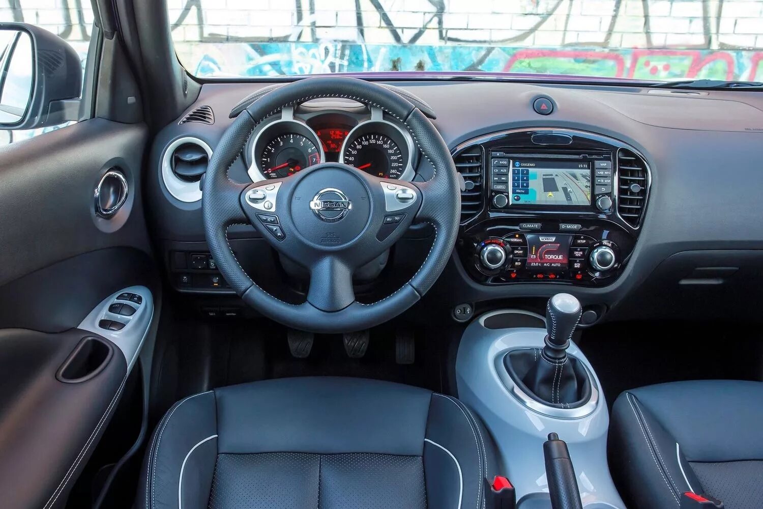 Салон джук. Салон джук. Nissan juke 2014 салон. Nissan juke nismo салон. Nissan juke 2012 салон.