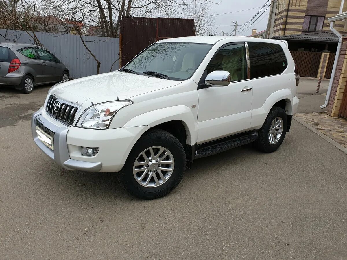 Прадо 120 белый. Toyota Land Cruiser Prado 2008 White. Прадо 3-дверный 2005 г.. Прадик 120 колхоз.