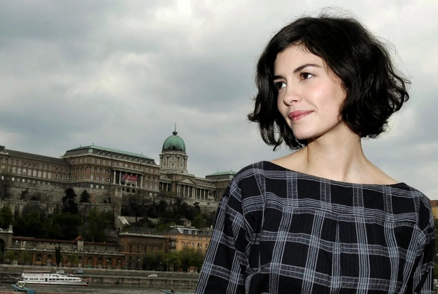 Французы девушки. Одри Тоту. Франция Audrey Tautou. Одри Тоту Амели фото. Одри Тоту актрисы Франции.