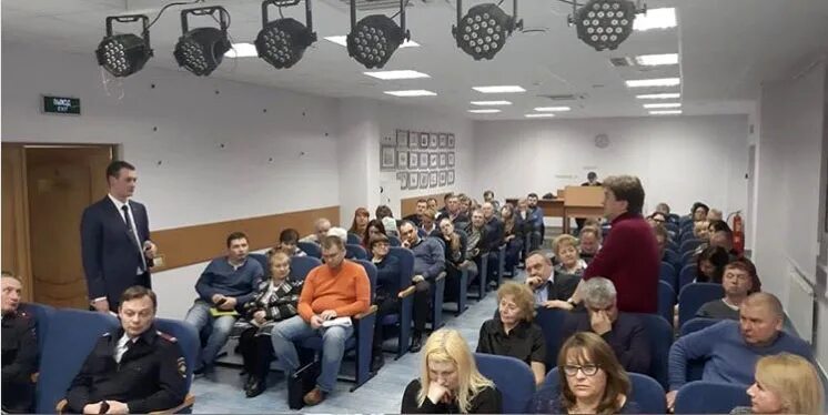 Зам главы красногорска. Красногорск школа директор. Территориальный отдел красногорск. Загс нахабино. Нахабинский загс официальный сайт.