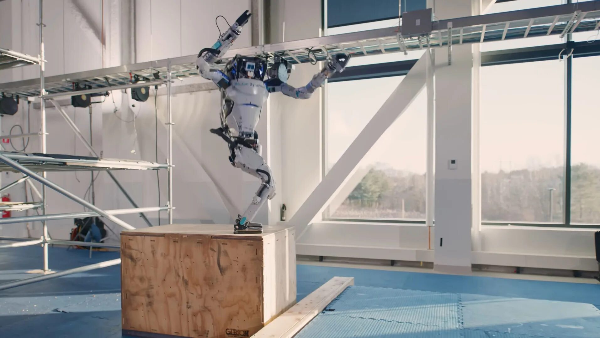 Почему робот дергается. Робот atlas boston. робот atlas boston dynamics. бостон динамикс человек и робот. boston dynamics двуногие роботы.