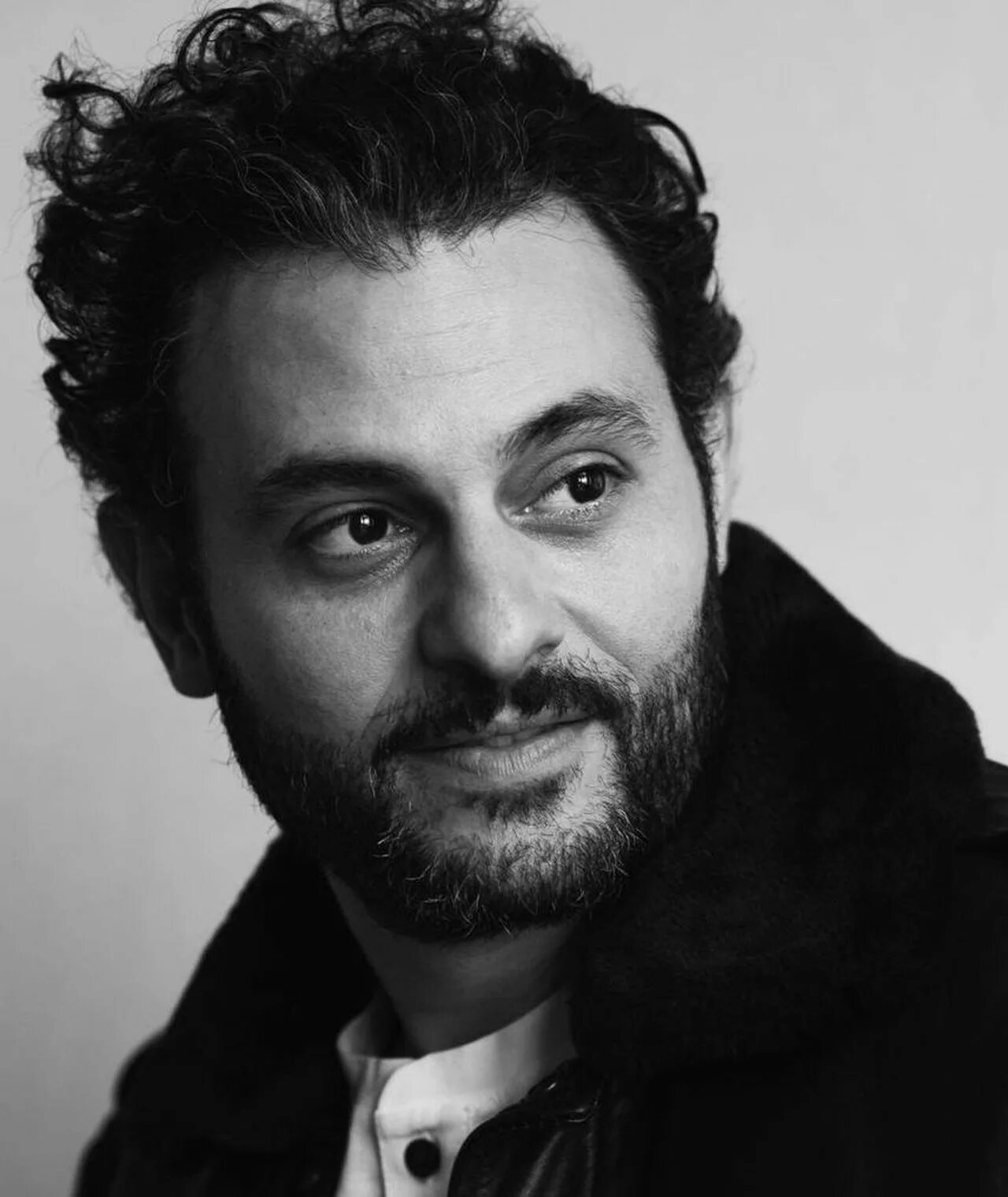 Ариан моайед актёр. Ариан моайед фильмы. Ариан моайед. Омар метуолли. Ариан моайед человек паук.