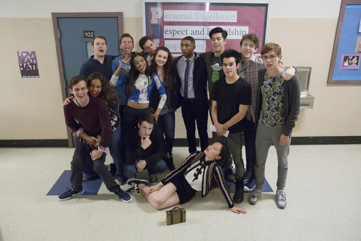 майлс хейзер 2020. 13 reasons why. 13 причин почему сериал 2 сезон. 13 причин почему актеры. 13 reasons why сериал.