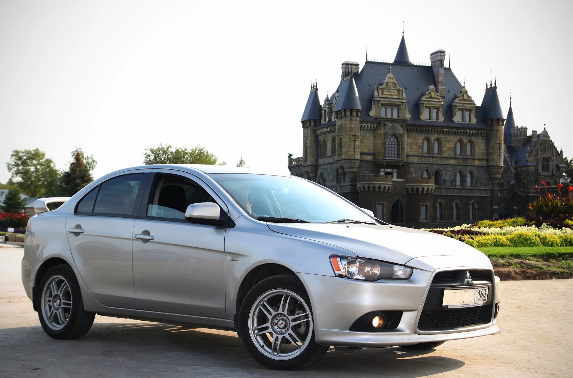 Купить лансер в московской области. Mitsubishi Lancer 1.6. Митсубиси Лансер 1.6. Mitsubishi Lancer 1.6 2006. Mitsubishi Lancer 10 1.6.