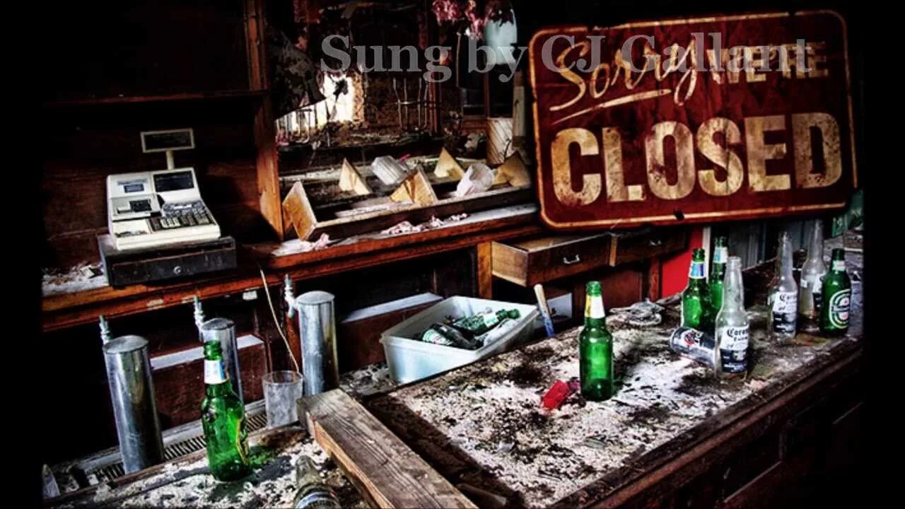 Бар закрывается. Барами закрывал. Табличка закрыто. Табличка закрыто. Барами закрывал.