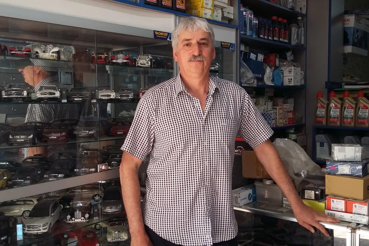 Избербаш магазины одежды. Маяковского 110 избербаш. Гамидова 85 а избербаш. Город избербаш магазин ул буйнакского. Маяковская 106 избербаш.