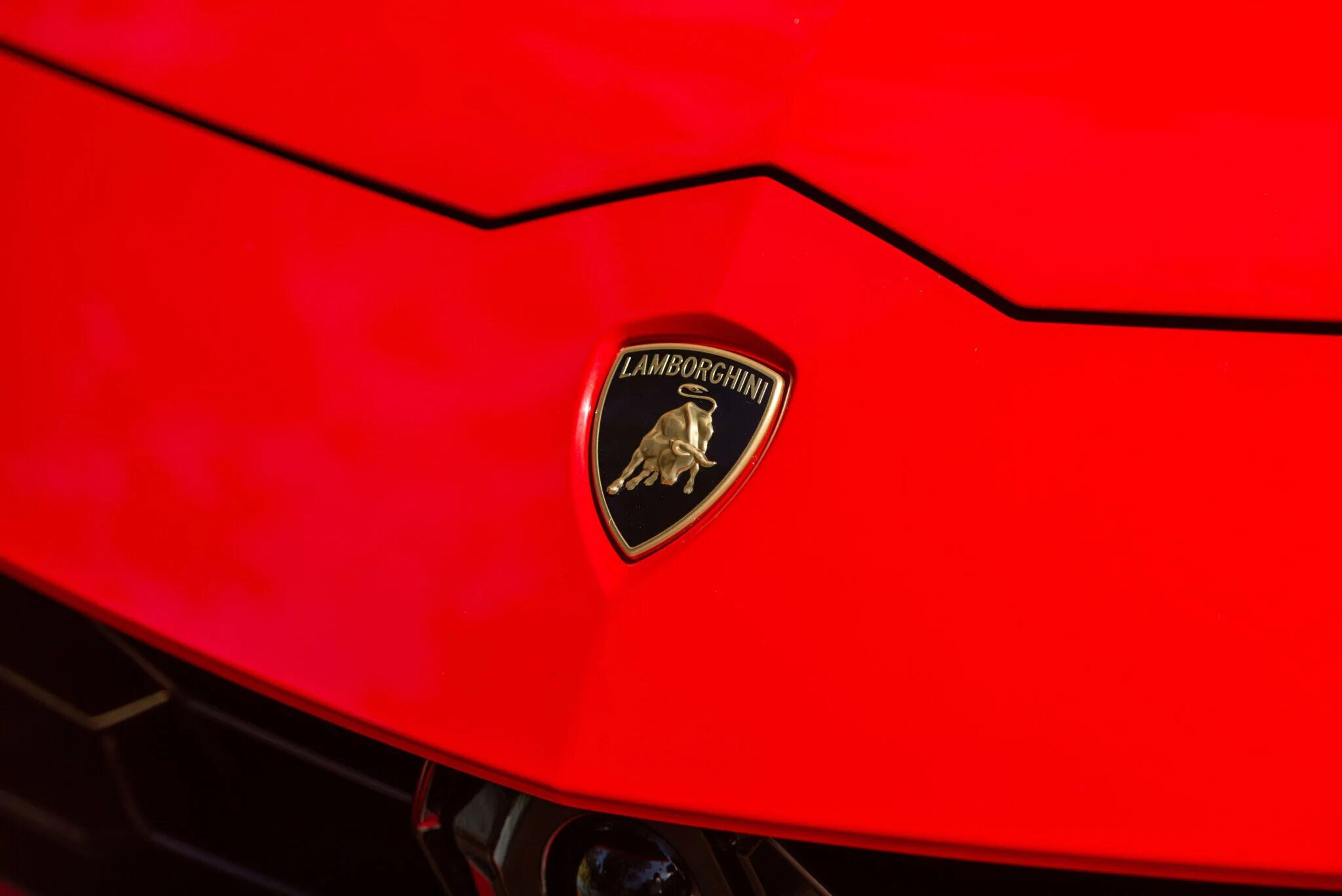 Новый значок ламборгини. Ламборгини 2023. Lamborghini Urus логотип. Ламборгини Урус значок. Lamborghini новая.