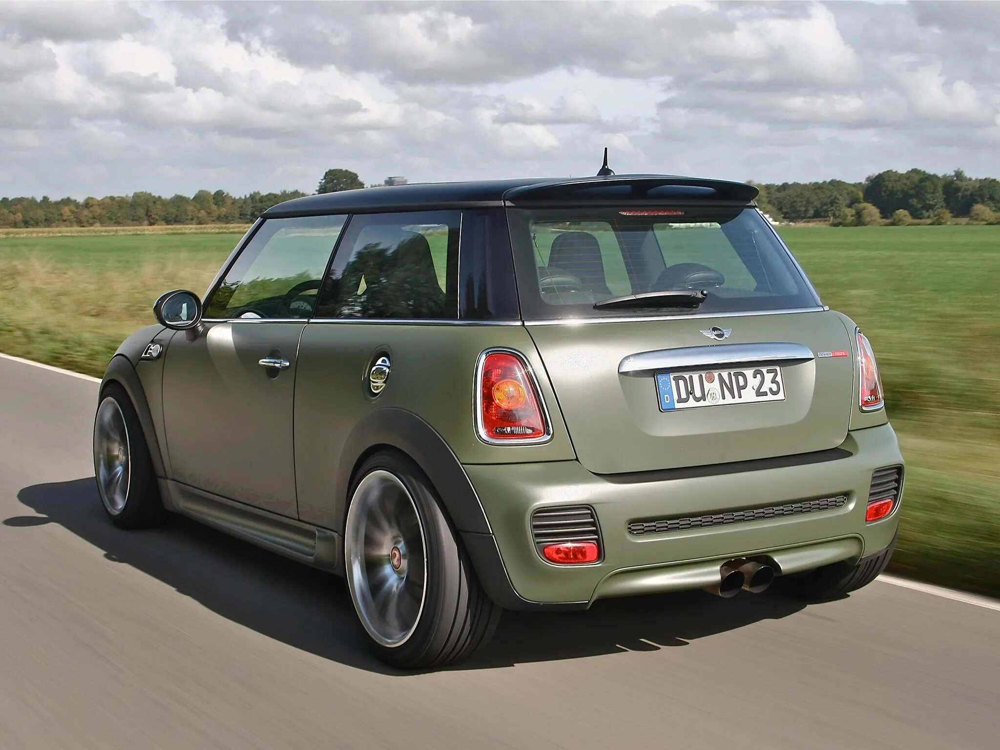Мини л. Мини купер s 2010. mini cooper r56s 2010. мини купер хатч рс. mini cooper jcw хаки.