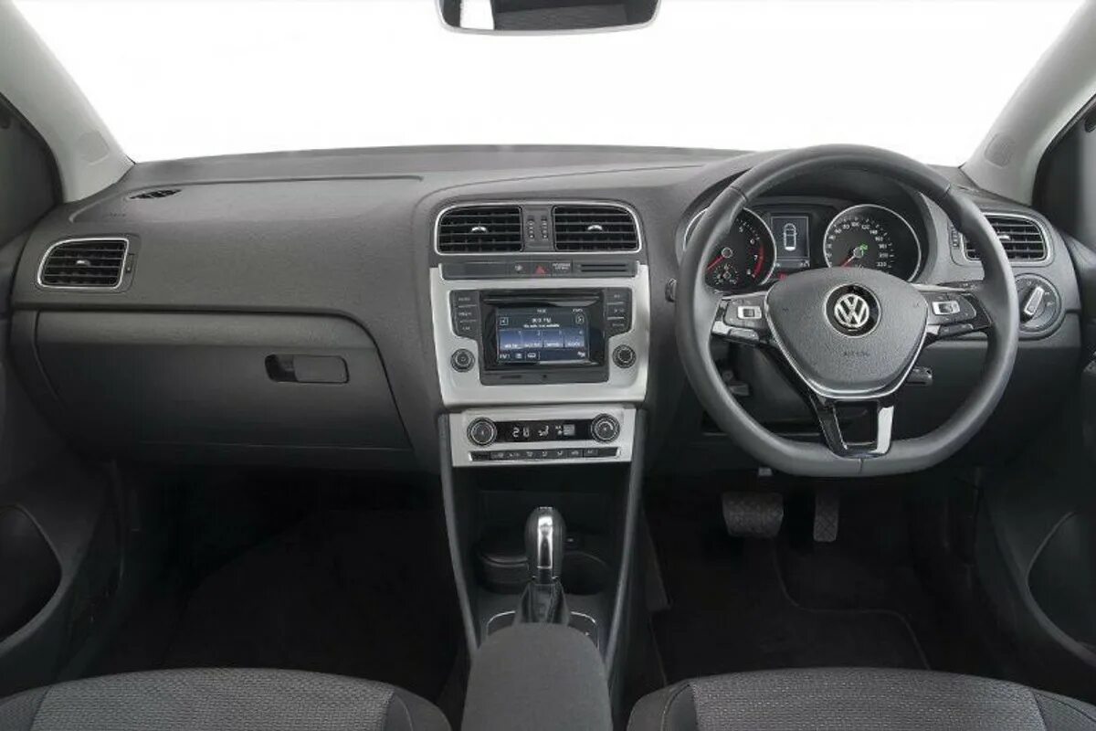 Фольксваген 1.2 tsi. Фольксваген поло Комфортлайн. VW Polo 1.4 TSI. VW Polo 2014 Highline. Volkswagen Polo 2011 в комплектации Trendline.