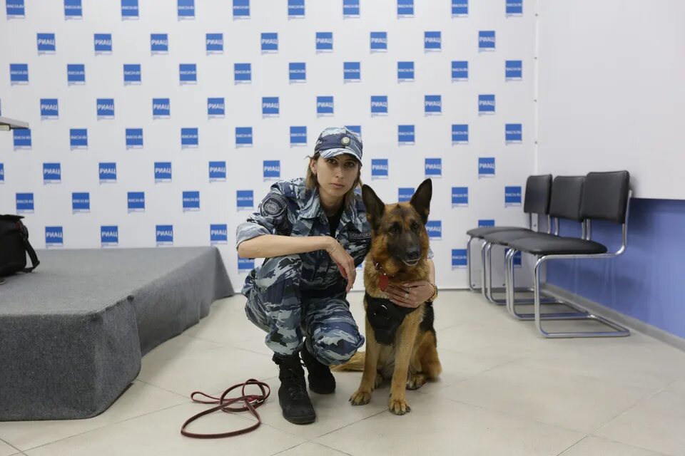 Волгоградские собаки. Мойка собак на службе. Выставка собак в Волгограде 2023. Фотосессия Савченко.