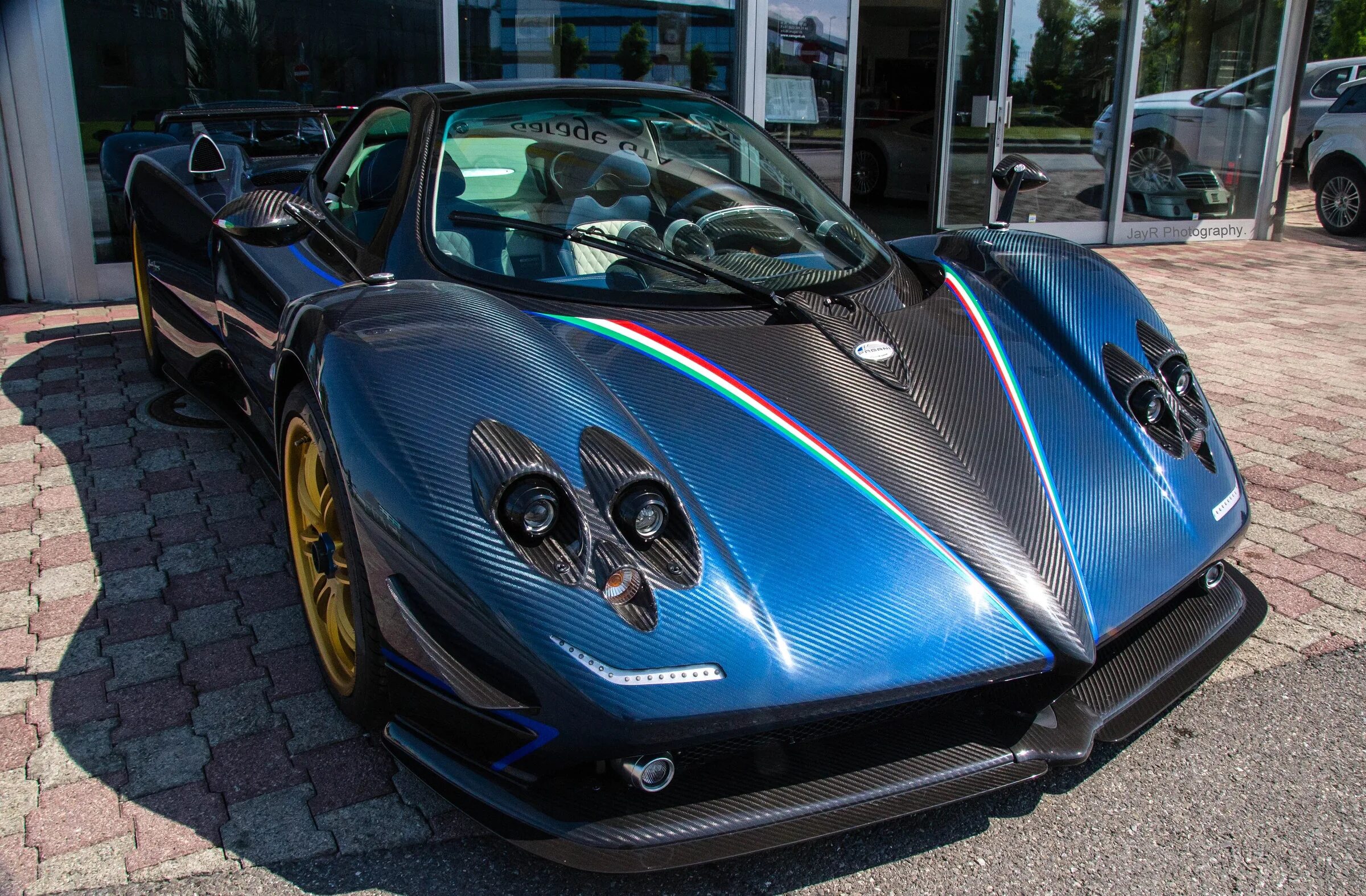 Паганини машина. Пагани зонда. Автомобиль Пагани зонда. Суперкар Pagani Zonda. Pagani Zonda синяя.