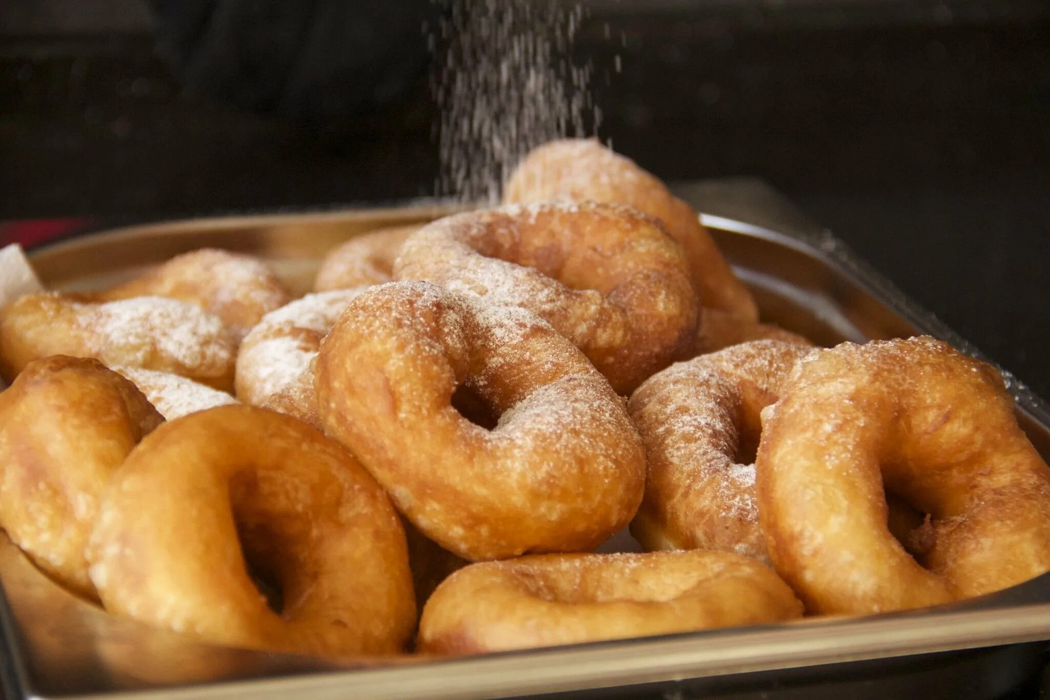 Запеченный пончик. Пончики домашние. Как жарить пончики. Пончики жареные в масле. Как жарить пончики.