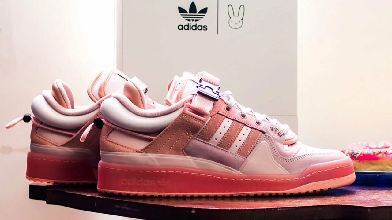 Адидас кампус бани. Кроссовки adidas Bad Bunny. Кроссовки Bad Bunny x adidas forum Buckle Low. Кроссовки адидас бэд Банни. Кроссовки Bad Bunny x adidas.