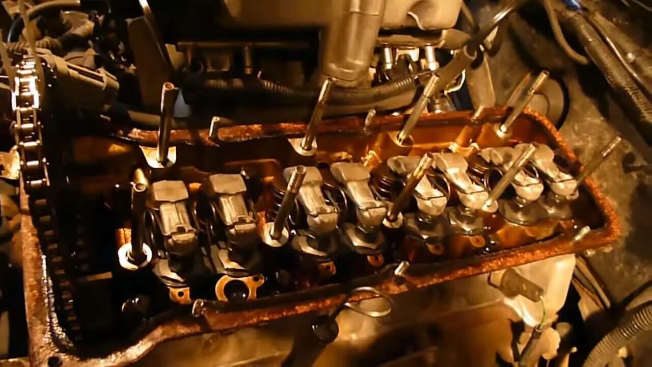 Replacement of hydraulic bearings of Chevrolet Niva valve drive levers