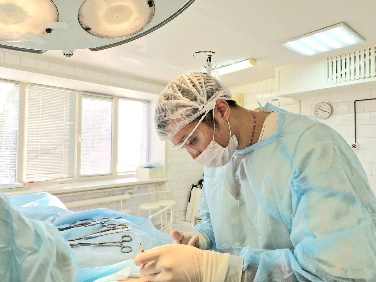 Хирург челюстно-лицевой хирургии первая градская больница. Семашко, симферополь. Республиканская больница челюстно лицевое отделение. Республиканская больница челюстно лицевое отделение. Ванчиков баир дамбиевич хирург.