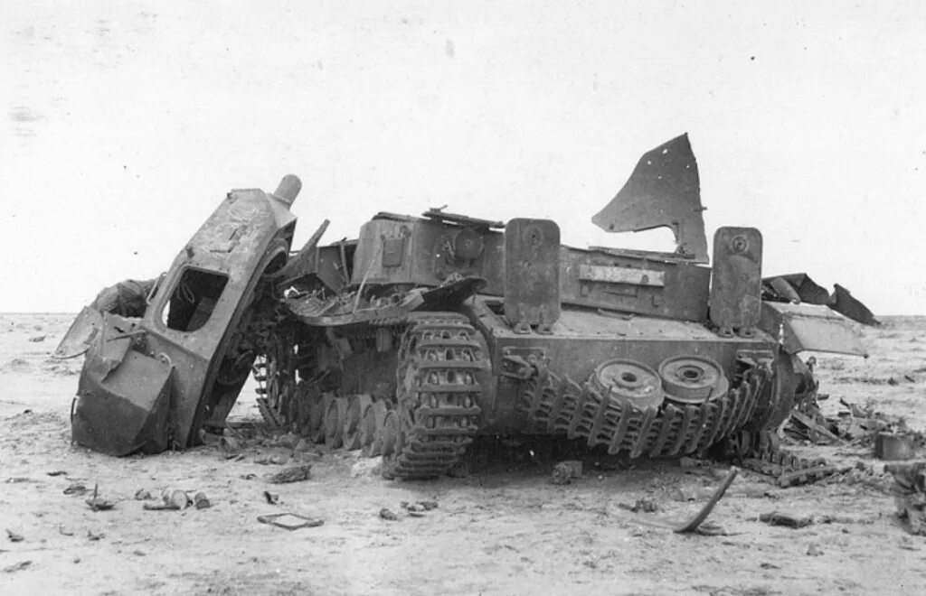Подбитый немецкий танк т-4. Танк т4 Германия подбитые. Подбитые немецкие танки второй мировой. Подбитый танк Великая Отечественная. Подбитые немецкие танки