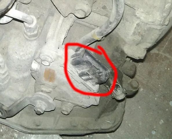 Где находится датчик скорости тойота Vehicle speed sensor check and replace (Toyota Camry XV20, 1996-2001) "Power